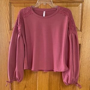 Xhilaration Women’s S Magenta Balloon Sleeve Lace Textured Knit Top